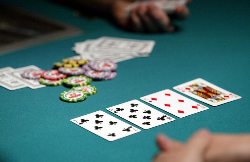 Đừng quên bỏ túi cách chơi Poker cho mình