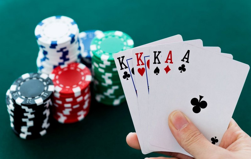 Poker có số lượng người chơi đông đảo